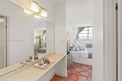 Studio in the Condo in Miami Beach, Florida  № 1922307 - photo 11