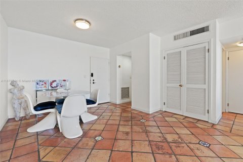 Studio in the Condo in Miami Beach, Florida  № 1922307 - photo 17