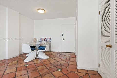 Studio in the Condo in Miami Beach, Florida  № 1922307 - photo 16