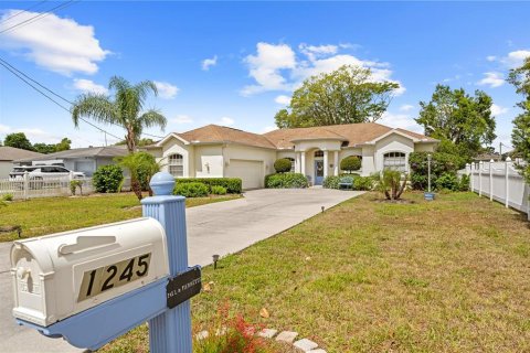 House in Spring Hill, Florida 3 bedrooms, 199.65 sq.m. № 1903845 - photo 3