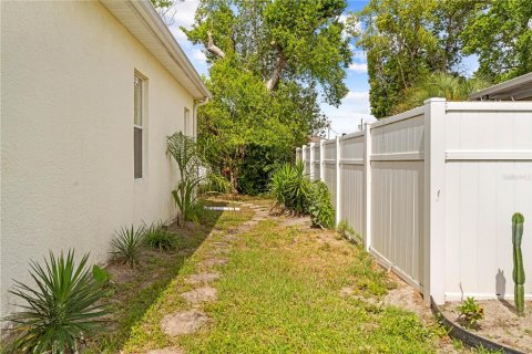 House in Spring Hill, Florida 3 bedrooms, 199.65 sq.m. № 1903845 - photo 6