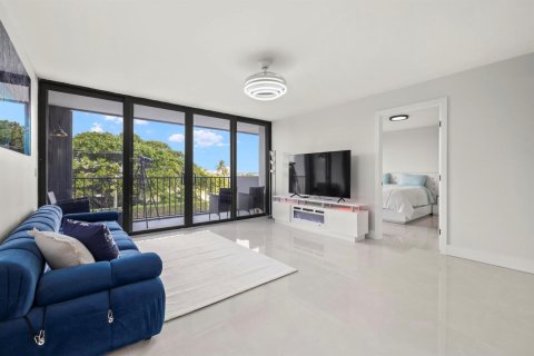 Condo in West Palm Beach, Florida, 3 bedrooms  № 2082582 - photo 6