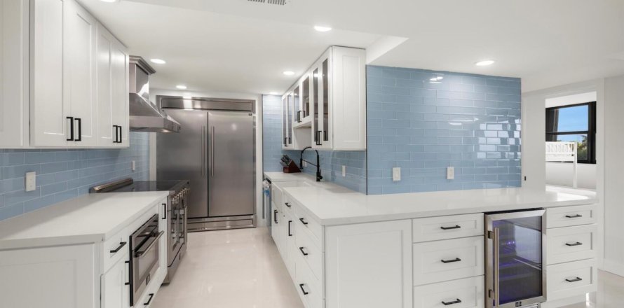 Condo in West Palm Beach, Florida, 3 bedrooms  № 2082582