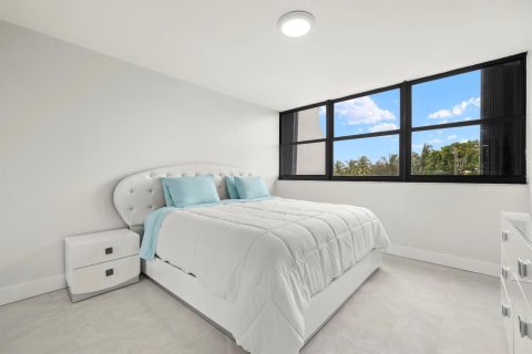 Condo in West Palm Beach, Florida, 3 bedrooms  № 2082582 - photo 13