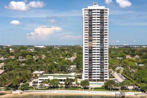 Condo in West Palm Beach, Florida, 3 bedrooms  № 2082582 - photo 23