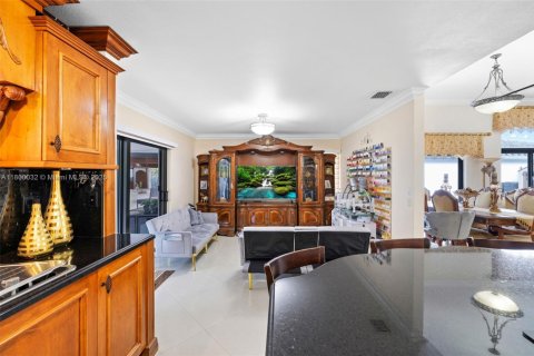 House in Miami, Florida 3 bedrooms, 158.49 sq.m. № 1861688 - photo 10