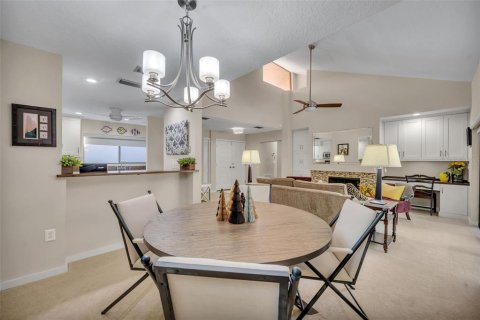 Condo in Maitland, Florida, 2 bedrooms  № 2155708 - photo 13