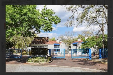Condo in Maitland, Florida, 2 bedrooms  № 2155708 - photo 2