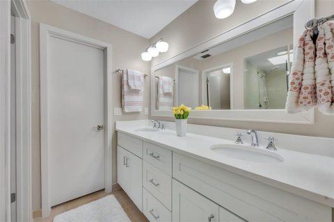 Condo in Maitland, Florida, 2 bedrooms  № 2155708 - photo 23