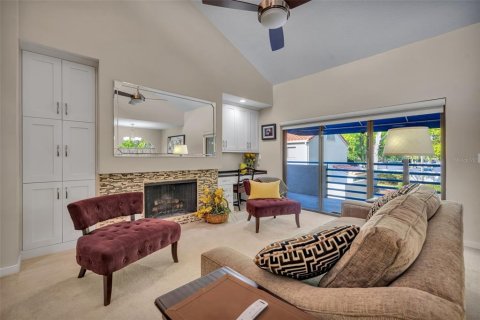 Condo in Maitland, Florida, 2 bedrooms  № 2155708 - photo 8