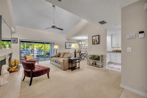Condo in Maitland, Florida, 2 bedrooms  № 2155708 - photo 5