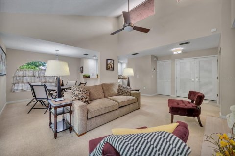 Condo in Maitland, Florida, 2 bedrooms  № 2155708 - photo 10