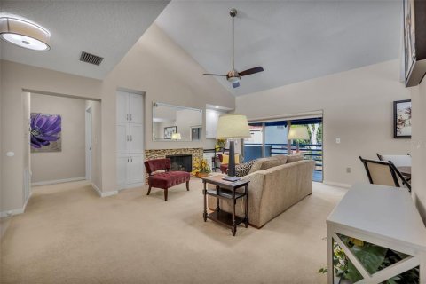 Condo in Maitland, Florida, 2 bedrooms  № 2155708 - photo 7