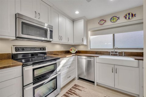 Condo in Maitland, Florida, 2 bedrooms  № 2155708 - photo 19