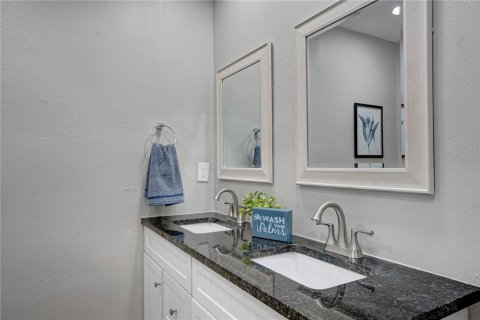 Apartment in Sarasota, Florida 3 bedrooms, 125.42 sq.m. № 1349958 - photo 23