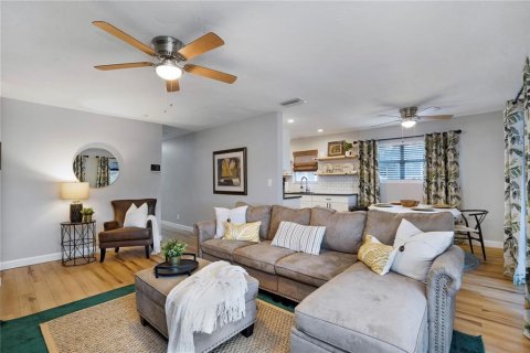 Apartment in Sarasota, Florida 3 bedrooms, 125.42 sq.m. № 1349958 - photo 13