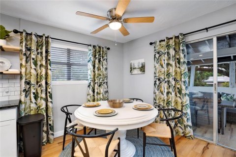 Apartment in Sarasota, Florida 3 bedrooms, 125.42 sq.m. № 1349958 - photo 9