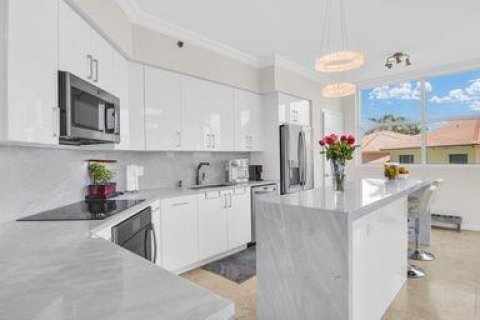 Condo in Highland Beach, Florida, 3 bedrooms  № 2188664 - photo 7