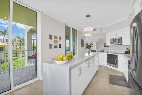 Condo in Highland Beach, Florida, 3 bedrooms  № 2188664 - photo 9