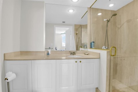 Condo in Highland Beach, Florida, 3 bedrooms  № 2188664 - photo 24
