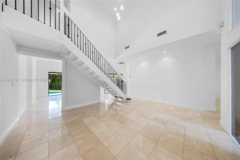 House in Coral Gables, Florida 4 bedrooms, 335.19 sq.m. № 1986653 - photo 26