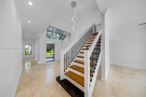 House in Coral Gables, Florida 4 bedrooms, 335.19 sq.m. № 1986653 - photo 29