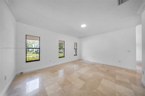 House in Coral Gables, Florida 4 bedrooms, 335.19 sq.m. № 1986653 - photo 30