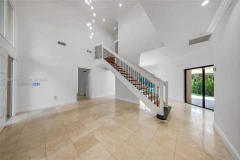 House in Coral Gables, Florida 4 bedrooms, 335.19 sq.m. № 1986653 - photo 27