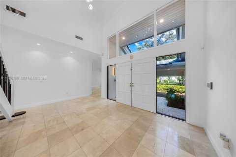 House in Coral Gables, Florida 4 bedrooms, 335.19 sq.m. № 1986653 - photo 25