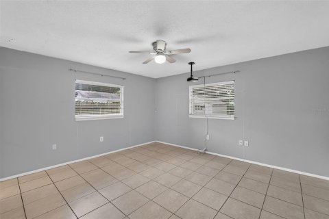 Villa ou maison à vendre à Tavares, Floride: 2 chambres, 124.12 m2 № 2312994 - photo 6