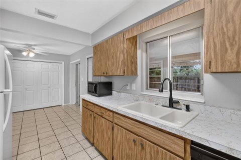 Villa ou maison à vendre à Tavares, Floride: 2 chambres, 124.12 m2 № 2312994 - photo 17