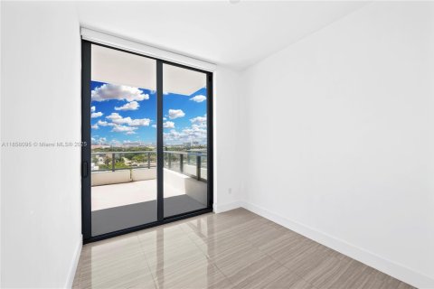 Condo in Aventura, Florida, 1 bedroom  № 1880095 - photo 21