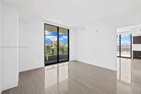 Condo in Aventura, Florida, 1 bedroom  № 1880095 - photo 13