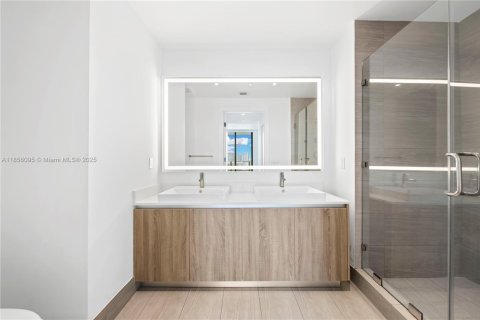 Condo in Aventura, Florida, 1 bedroom  № 1880095 - photo 14