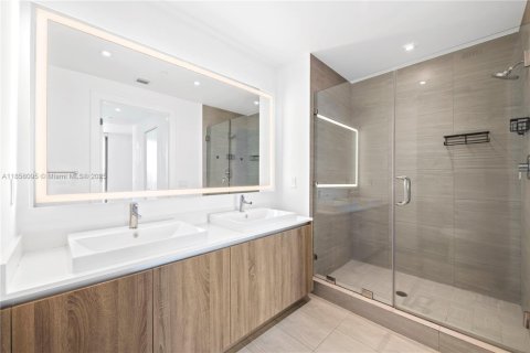 Condo in Aventura, Florida, 1 bedroom  № 1880095 - photo 15