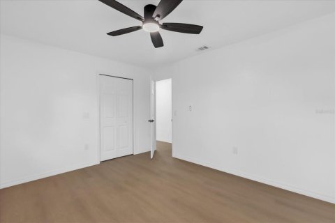 House in Longwood, Florida 4 bedrooms, 177.72 sq.m. № 2112378 - photo 22
