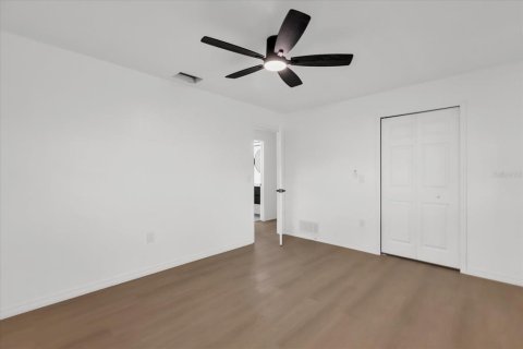 House in Longwood, Florida 4 bedrooms, 177.72 sq.m. № 2112378 - photo 28