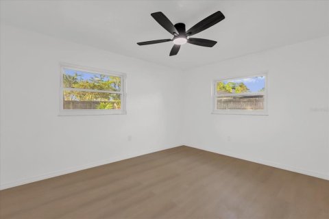 House in Longwood, Florida 4 bedrooms, 177.72 sq.m. № 2112378 - photo 27