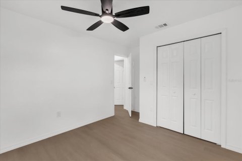 House in Longwood, Florida 4 bedrooms, 177.72 sq.m. № 2112378 - photo 26