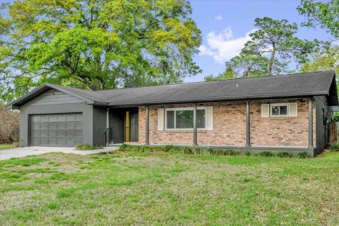 House in Longwood, Florida 4 bedrooms, 177.72 sq.m. № 2112378 - photo 3