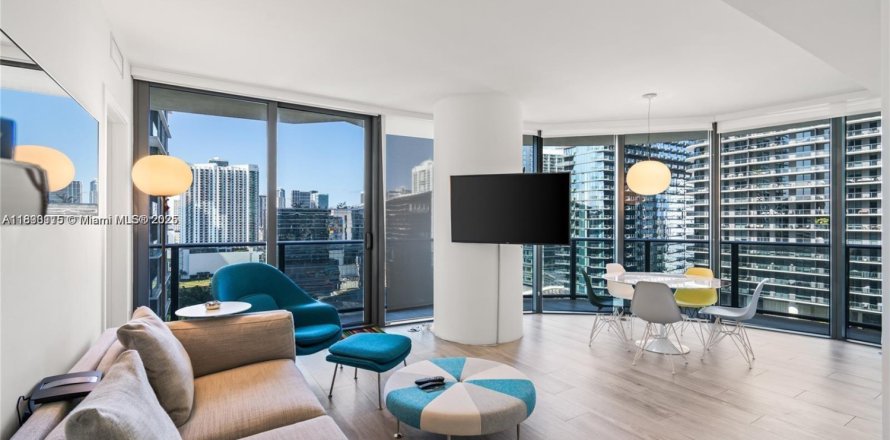 Кондоминиум с 2 спальнями в Майами, Флорида № 2012561