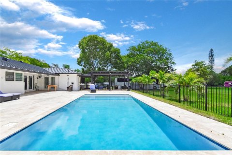 House in Southwest Ranches, Florida 4 bedrooms, 190.08 sq.m. № 1852243 - photo 30
