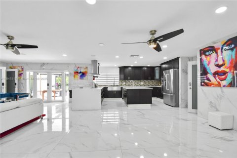 House in Southwest Ranches, Florida 4 bedrooms, 190.08 sq.m. № 1852243 - photo 8
