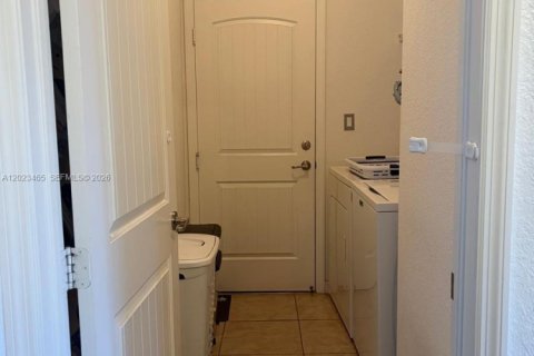 Casa en alquiler en Homestead, Florida, 4 dormitorios, 192.12 m2 № 2085017 - foto 7