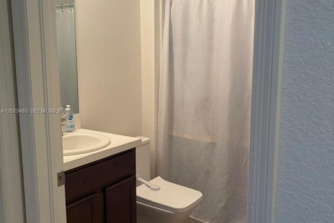 Casa en alquiler en Homestead, Florida, 4 dormitorios, 192.12 m2 № 2085017 - foto 12