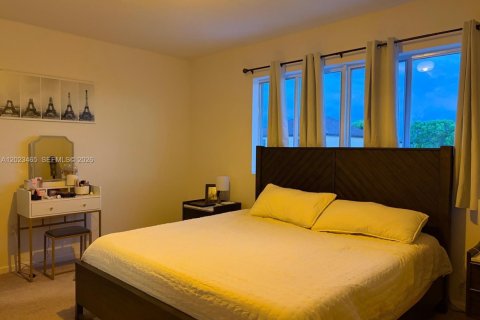 Casa en alquiler en Homestead, Florida, 4 dormitorios, 192.12 m2 № 2085017 - foto 11