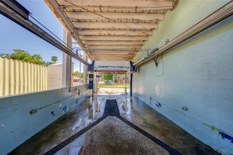 Commercial property in Daytona Beach, Florida № 1197415 - photo 9
