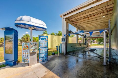 Commercial property in Daytona Beach, Florida № 1197415 - photo 8
