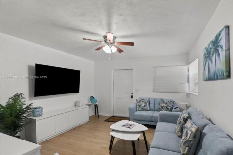 Appartement à louer à Fort Lauderdale, Floride: 1 chambre, 188.13 m2 № 2022508 - photo 4