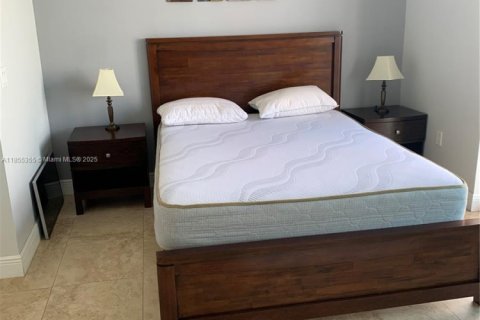 Condo in Miami, Florida, 2 bedrooms  № 1878709 - photo 17